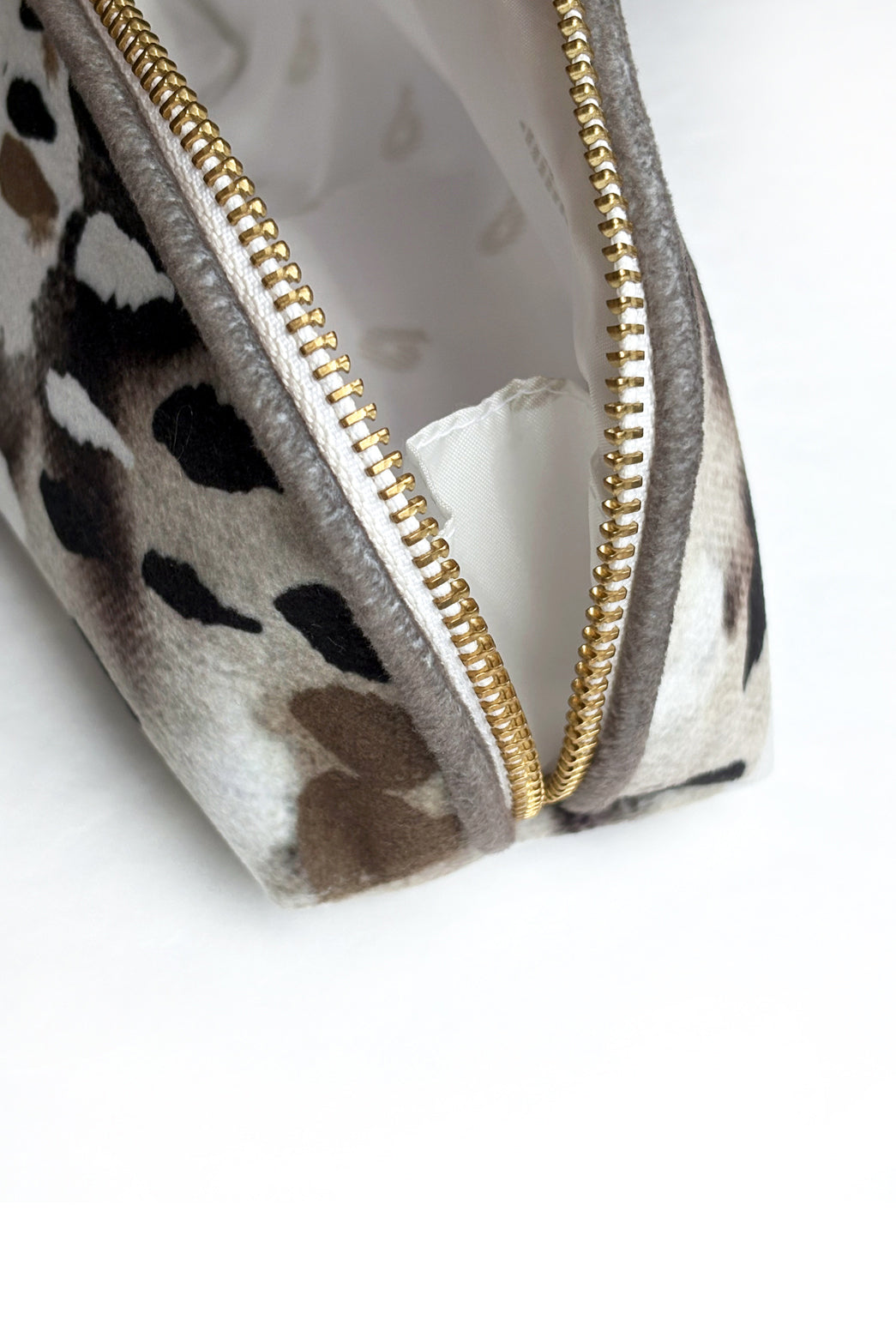 The LENNOX Beauty Bag - Small